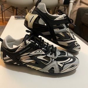 Balenciaga drive size 8
